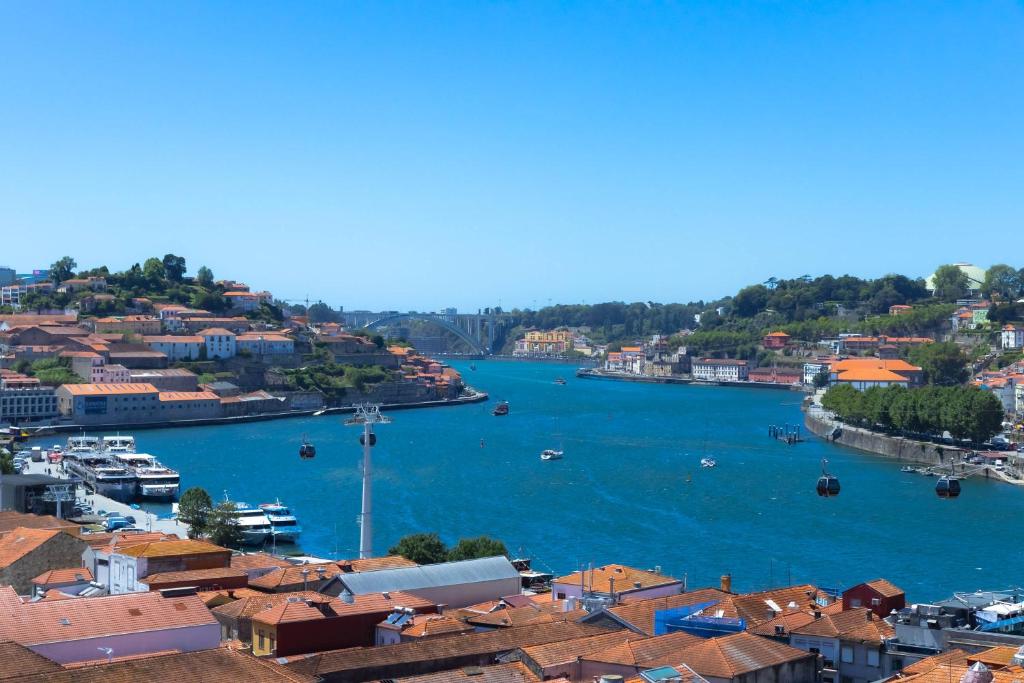 12 Amazing Reasons to Visit Porto